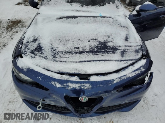 2018 Alfa Romeo Giulia Ti Sport with VIN ZARFAEEN7J7576353, listed as a Copart auction lot 88133195 with 61,204 mi miles and Clean Title. Bid and sale history available at carsss.com. Image 11.
