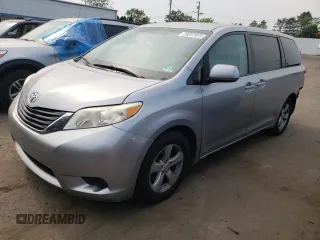 2012 Toyota Sienna z VIN 5TDKA3DC0CS009374, wystawiony jako Copart lot #59207825 z przebiegiem 149 672 mil mil oraz Szkoda całkowita • Salvage title. Historia ofert i sprzedaży dostępna na DreamBid. Obrazek 1.