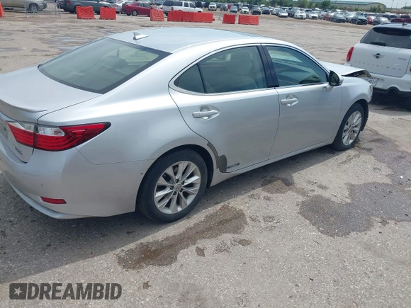 2013 Lexus ES 300h with VIN JTHBW1GG8D2026600, listed as a IAAI auction lot 42418702 with 114,652 mi miles and . Bid and sale history available at DreamBid. Image 4.