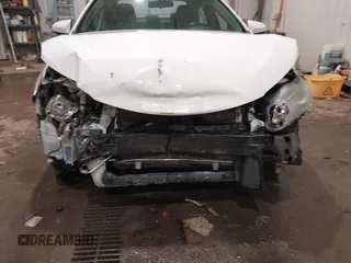 2015 Toyota Camry XLE with VIN 4T1BF1FK0FU102269, listed as a IAAI auction lot 41379555 with 160,056 mi miles. Bid and sale history available at carsss.com. Image 6.
