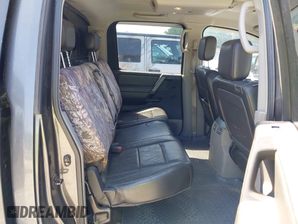 2004 Nissan Titan LE with VIN 1N6AA07B04N546666, listed as a IAAI auction lot 42045671 with 280,796 mi miles. Bid and sale history available at carsss.com. Image 8.