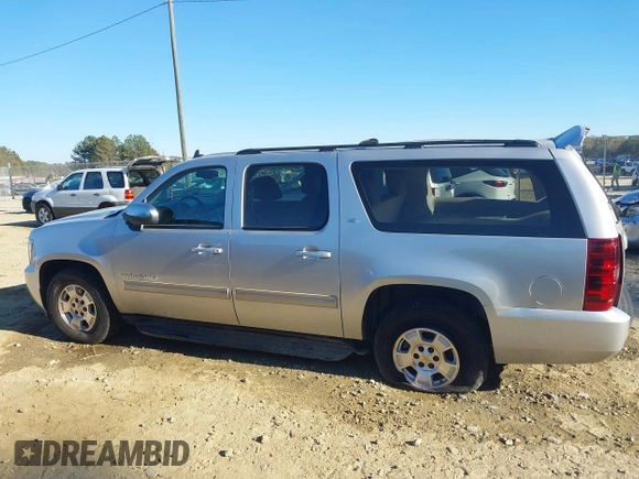 2013 Chevrolet Suburban LT with VIN 1GNSCJE03DR201530, listed as a IAAI auction lot 37988428 with 107,892 mi miles. Bid and sale history available at carsss.com. Image 14.