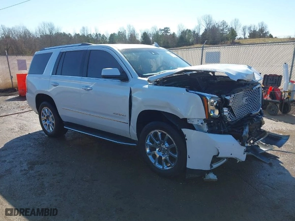 2016 GMC Yukon Denali with VIN 1GKS2CKJ7GR476072, listed as a IAAI auction lot 41611329 with 152,052 mi miles. Bid and sale history available at carsss.com. Image 1.