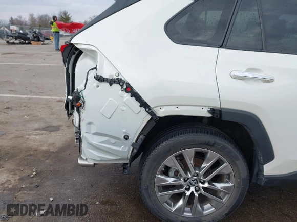 2019 Toyota RAV4 Limited with VIN 2T3N1RFVXKW071165, listed as a IAAI auction lot 41644791 with 57,195 mi miles. Bid and sale history available at carsss.com. Image 18.