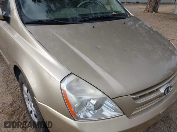 2009 Kia Sedona LX with VIN KNDMB233996303544, listed as a IAAI auction lot 41352987 with 230,510 mi miles. Bid and sale history available at carsss.com. Image 15.