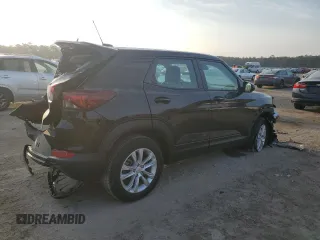 2023 Chevrolet TrailBlazer LS with VIN KL79MMS2XPB019314, listed as a Copart auction lot 43964925 with 32,452 mi miles and Salvage Title. Bid and sale history available at DreamBid. Image 3.