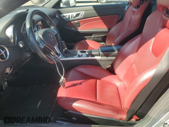 2016 Mercedes-Benz SLK 350 z VIN WDDPK5HA0GF117609, wystawiony jako Copart lot #47100995 z przebiegiem 41 556 mil mil oraz Czysty tytuł • Clean title. Historia ofert i sprzedaży dostępna na DreamBid. Obrazek 7.