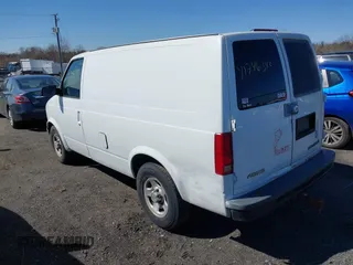 2004 Chevrolet Astro Cargo Van with VIN 1GCDM19X74B102658, listed as a IAAI auction lot 41746342 with 252,535 mi miles. Bid and sale history available at carsss.com. Image 3.