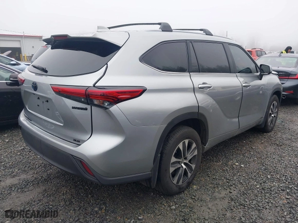 2023 Toyota Highlander Hybrid XLE with VIN 5TDKBRCH3PS118916, listed as a IAAI auction lot 41300848 with 23,981 mi miles. Bid and sale history available at carsss.com. Image 4.