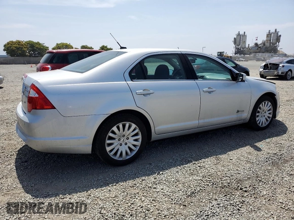 2010 Ford Fusion Hybrid z VIN 3FADP0L30AR394710, wystawiony jako Copart lot #60652485 z przebiegiem 114 135 mil mil oraz Szkoda całkowita • Salvage title. Historia ofert i sprzedaży dostępna na DreamBid. Obrazek 3.