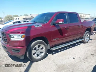 2019 Ram 1500 Big Horn с VIN 1C6SRFFT1KN726854, выставлен на аукционе IAAI как лот 42240401 с пробегом 82 545 миль миль и . История ставок и продаж доступна на DreamBid. Изображение 2.