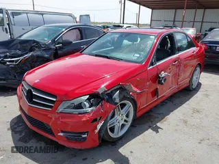 2013 Mercedes-Benz C 300 Sport с VIN WDDGF8AB8DR284402, выставлен на аукционе IAAI как лот 42291028 с пробегом Не указан миль и . История ставок и продаж доступна на DreamBid. Изображение 2.