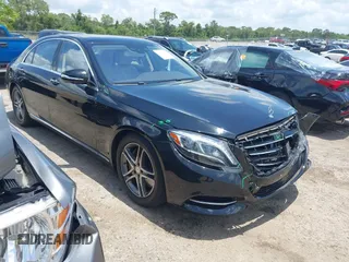 2016 Mercedes-Benz S 550 z VIN WDDUG8FB6GA235985, wystawiony jako IAAI lot #42389803 z przebiegiem 49 141 mil mil oraz . Historia ofert i sprzedaży dostępna na DreamBid. Obrazek 1.