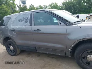 2017 Ford Police Interceptor Utility с VIN 1FM5K8AR2HGE14312, выставлен на аукционе IAAI как лот 42450455 с пробегом 189 087 миль миль и . История ставок и продаж доступна на DreamBid. Изображение 13.
