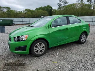 2015 Chevrolet Sonic LT z VIN 1G1JC5SH9F4195957, wystawiony jako Copart lot #51440385 z przebiegiem 190 734 mil mil oraz Szkody całkowita. Historia ofert i sprzedaży dostępna na DreamBid. Obrazek 1.