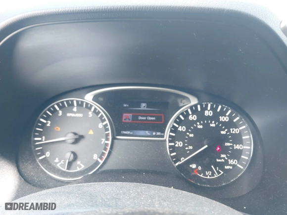 2017 Nissan Pathfinder SV with VIN 5N1DR2MNXHC603746, listed as a IAAI auction lot 41736575 with 174,439 mi miles. Bid and sale history available at carsss.com. Image 7.