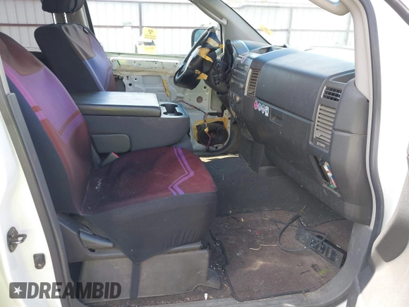 2005 Nissan Titan LE z VIN 1N6AA07BX5N505236, wystawiony jako IAAI lot #42315873 z przebiegiem 346 291 mil mil oraz . Historia ofert i sprzedaży dostępna na DreamBid. Obrazek 5.