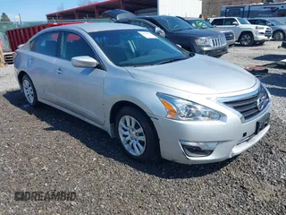 2015 Nissan Altima SV with VIN 1N4AL3AP1FC459401, listed as a IAAI auction lot 41918260 with 45,687 mi miles and . Bid and sale history available at carsss.com. Image 1.