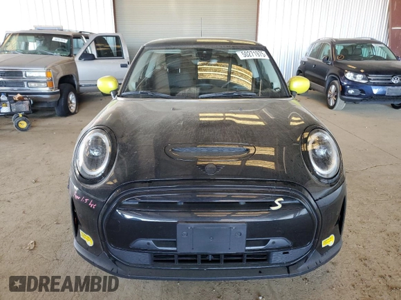 2023 MINI Hardtop Cooper SE z VIN WMW13DJ08P2T52515, wystawiony jako Copart lot #50271975 z przebiegiem 15 302 mil mil oraz Szkoda całkowita • Salvage title. Historia ofert i sprzedaży dostępna na DreamBid. Obrazek 5.