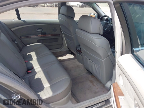 2002 BMW 7 Series 745Li с VIN WBAGN63492DR07257, выставлен на аукционе IAAI как лот 42110565 с пробегом Не указан миль и . История ставок и продаж доступна на DreamBid. Изображение 8.