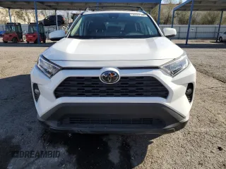 2019 Toyota RAV4 XLE with VIN 2T3W1RFV8KC028630, listed as a Copart auction lot 49307165 with 32,043 mi miles and Salvage Title. Bid and sale history available at DreamBid. Image 5.