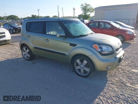 2011 Kia Soul + with VIN KNDJT2A22B7282563, listed as a IAAI auction lot 41866992 with 1 mi miles. Bid and sale history available at carsss.com. Image 1.