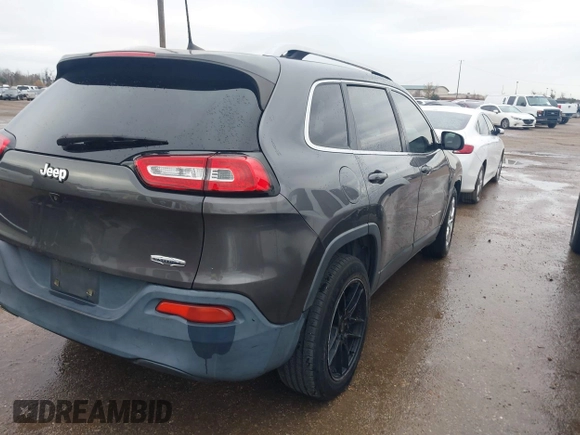 2018 Jeep Cherokee Latitude Plus with VIN 1C4PJLLBXJD621833, listed as a IAAI auction lot 41325843 with 65,326 mi miles. Bid and sale history available at carsss.com. Image 4.