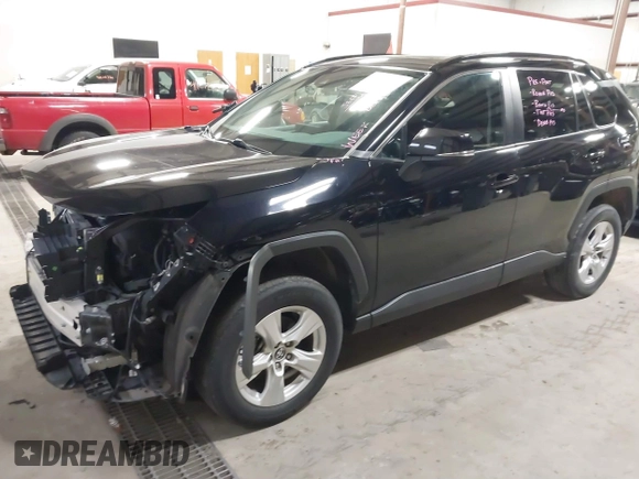 2020 Toyota RAV4 XLE with VIN 2T3P1RFV2LC136831, listed as a IAAI auction lot 41146609 with 58,309 mi miles. Bid and sale history available at carsss.com. Image 17.