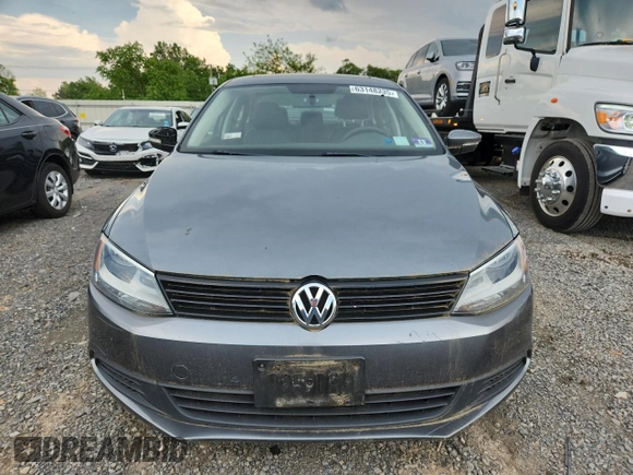 2011 Volkswagen Jetta SE with VIN 3VWDZ7AJ7BM318475, listed as a Copart auction lot 63148335 with 125,266 mi miles and Clean title. Bid and sale history available at DreamBid. Image 5.