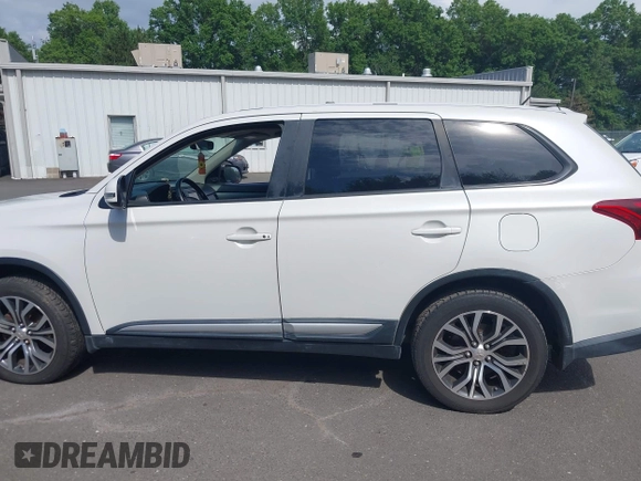 2016 Mitsubishi Outlander SE with VIN JA4AZ3A30GZ048604, listed as a IAAI auction lot 42682525 with Not provided miles and . Bid and sale history available at DreamBid. Image 14.