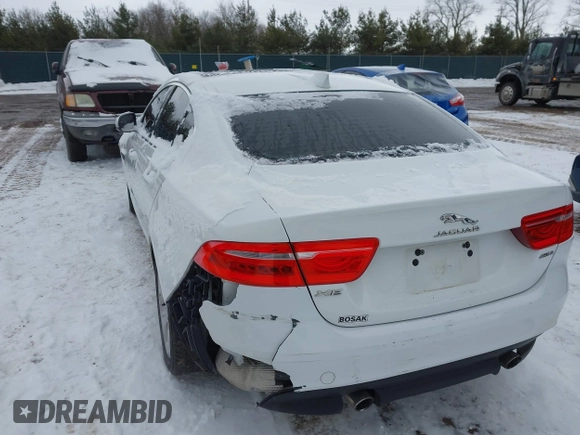 2017 Jaguar XE 25t z VIN SAJAR4BG4HA966709, wystawiony jako IAAI lot #41620077 z przebiegiem 91 859 mil mil oraz . Historia ofert i sprzedaży dostępna na DreamBid. Obrazek 3.