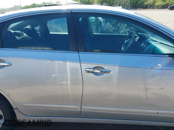 2015 Nissan Altima S z VIN 1N4AL3APXFC442581, wystawiony jako IAAI lot #42229411 z przebiegiem 112 219 mil mil oraz . Historia ofert i sprzedaży dostępna na DreamBid. Obrazek 14.