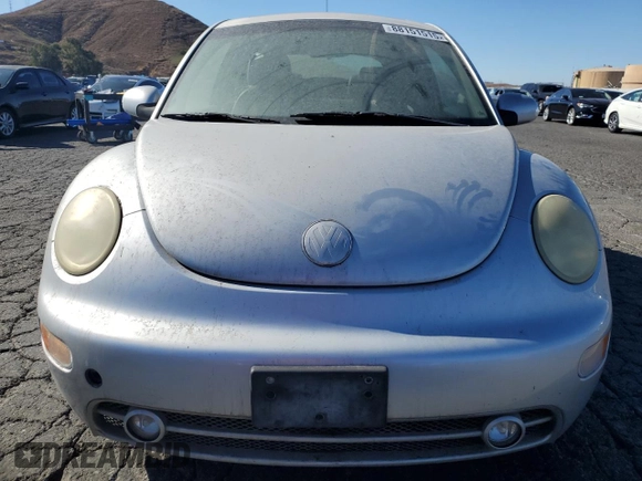 2005 Volkswagen Beetle with VIN 3VWCD31C25M409484, listed as a Copart auction lot 88151515 with 87,282 mi miles and Clean Title. Bid and sale history available at DreamBid. Image 5.