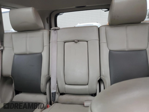 2010 Jeep Commander Limited z VIN 1J4RG5GT4AC153264, wystawiony jako Copart lot #77358474 z przebiegiem 170 634 mil mil oraz Szkoda całkowita • Salvage title. Historia ofert i sprzedaży dostępna na DreamBid. Obrazek 10.