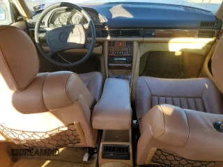 1986 Mercedes-Benz 420 with VIN WDBCA35D3GA200123, listed as a Copart auction lot 81694694 with 135,481 mi miles and Clean Title. Bid and sale history available at carsss.com. Image 8.
