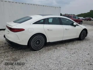 2022 Mercedes-Benz EQS with VIN W1KCG4EB2NA020719, listed as a Copart auction lot 63239814 with 28,722 mi miles and Salvage Title. Bid and sale history available at carsss.com. Image 3.
