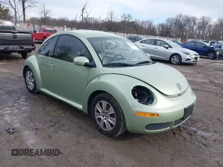 2009 Volkswagen New Beetle Coupe S with VIN 3VWPG31C89M503836, listed as a IAAI auction lot 41477028 with 150,098 mi miles. Bid and sale history available at carsss.com. Image 1.