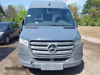 2019 Mercedes-Benz Sprinter Cargo with VIN WD4PF0CD6KP044032, listed as a IAAI auction lot 42103249 with 117,121 mi miles. Bid and sale history available at carsss.com. Image 12.
