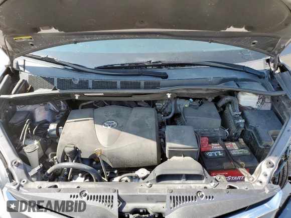 2019 Toyota Sienna XLE Auto Access Seat z VIN 5TDYZ3DC9KS995084, wystawiony jako Copart lot #59058395 z przebiegiem 47 104 mil mil oraz Szkoda całkowita • Salvage title. Historia ofert i sprzedaży dostępna na DreamBid. Obrazek 12.