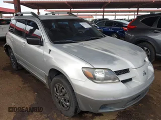 2003 Mitsubishi Outlander LS with VIN JA4LX31G33U120467, listed as a IAAI auction lot 41576333 with 185,576 mi miles. Bid and sale history available at carsss.com. Image 1.