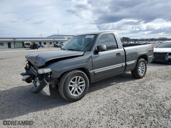 2000 Chevrolet Silverado 1500 with VIN 1GCEC14W7YZ296160, listed as a Copart auction lot 45594295 with 273,596 mi miles and Salvage Title. Bid and sale history available at carsss.com. Image 1.