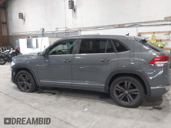 2020 Volkswagen Atlas SE with VIN 1V21E2CA5LC229605, listed as a IAAI auction lot 42431332 with 42,506 mi miles and . Bid and sale history available at DreamBid. Image 14.