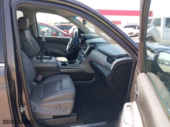 2018 Chevrolet Suburban LT with VIN 1GNSCHKCXJR128787, listed as a IAAI auction lot 41909965 with 123,020 mi miles. Bid and sale history available at carsss.com. Image 5.