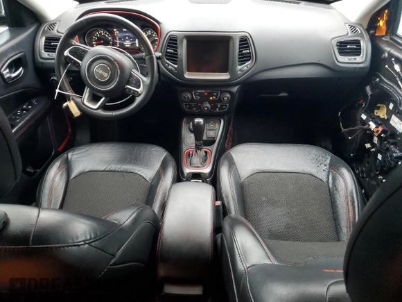 2021 Jeep Compass Trailhawk z VIN 3C4NJDDB4MT571716, wystawiony jako Copart lot #63977335 z przebiegiem 135 382 mil mil oraz Czysty tytuł • Clean title. Historia ofert i sprzedaży dostępna na DreamBid. Obrazek 8.