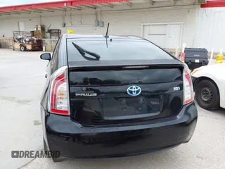 2013 Toyota Prius One with VIN JTDKN3DU3D5688397, listed as a IAAI auction lot 42140613 with 187,679 mi miles. Bid and sale history available at carsss.com. Image 16.