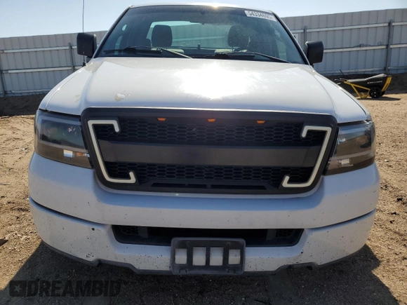 2004 Ford F-150 XL z VIN 1FTRF12W84NB39296, wystawiony jako Copart lot #54334695 z przebiegiem 299 033 mil mil oraz Szkody całkowita. Historia ofert i sprzedaży dostępna na DreamBid. Obrazek 5.