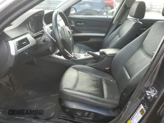 2006 BMW 3 Series 330i with VIN WBAVB33516PS10032, listed as a Copart auction lot 61650944 with 106,804 mi miles and Salvage Title. Bid and sale history available at carsss.com. Image 7.