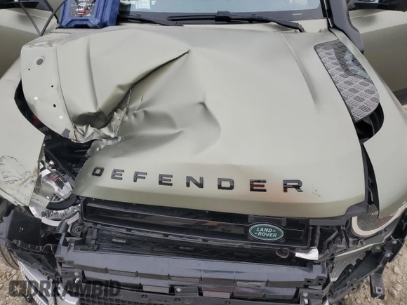 2020 Land Rover Defender z VIN SALEK7EX0L2015467, wystawiony jako Copart lot #84467294 z przebiegiem 10 132 mil mil oraz Szkoda całkowita • Salvage title. Historia ofert i sprzedaży dostępna na DreamBid. Obrazek 13.