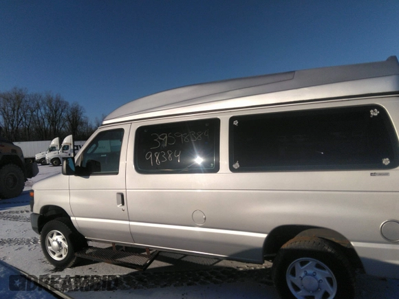 2012 Ford Econoline Passenger XL z VIN 1FMNE1BW4CDA93080, wystawiony jako IAAI lot #41103198 z przebiegiem Nie podano mil oraz . Historia ofert i sprzedaży dostępna na DreamBid. Obrazek 14.