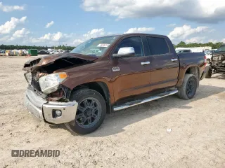2015 Toyota Tundra Platinum z VIN 5TFAW5F12FX445968, wystawiony jako Copart lot #58646215 z przebiegiem 103 147 mil mil oraz Szkoda całkowita • Salvage title. Historia ofert i sprzedaży dostępna na DreamBid. Obrazek 1.